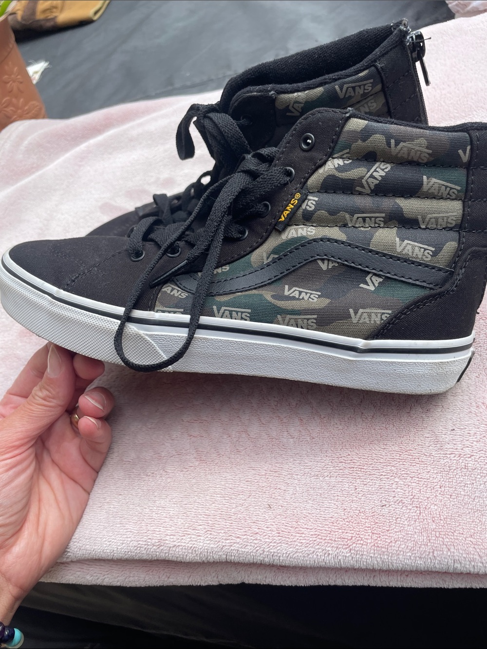 Vans Kids Filmore Hi Zip Logo Camo Sneakers - Youth Size 5